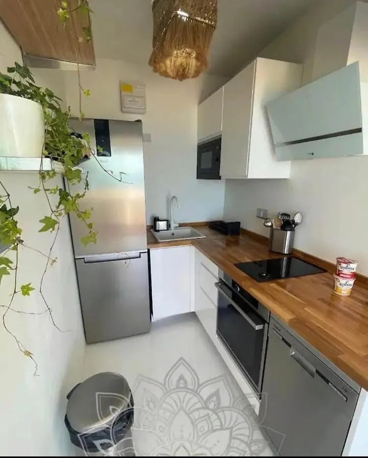 Beach Front Apartment Γιβραλτάρ 0*,  Γιβραλτάρ
