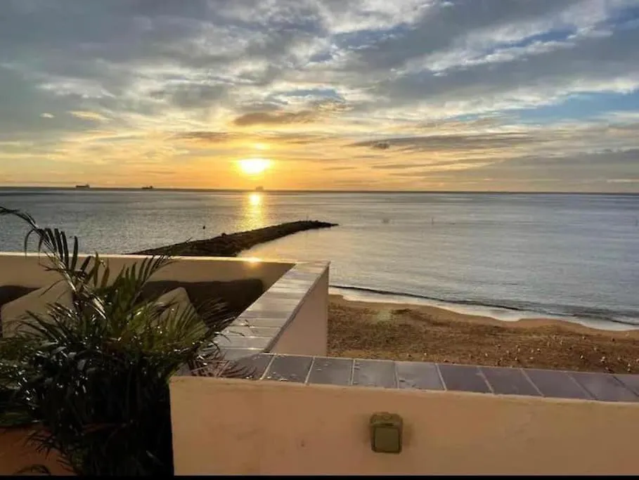 Beach Front Apartment Γιβραλτάρ 0*,