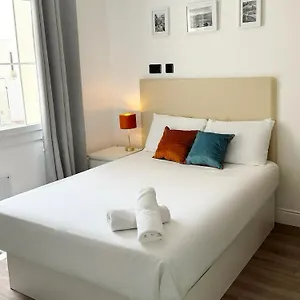 Penthouse Double Ensuite - Grand House Apartment
